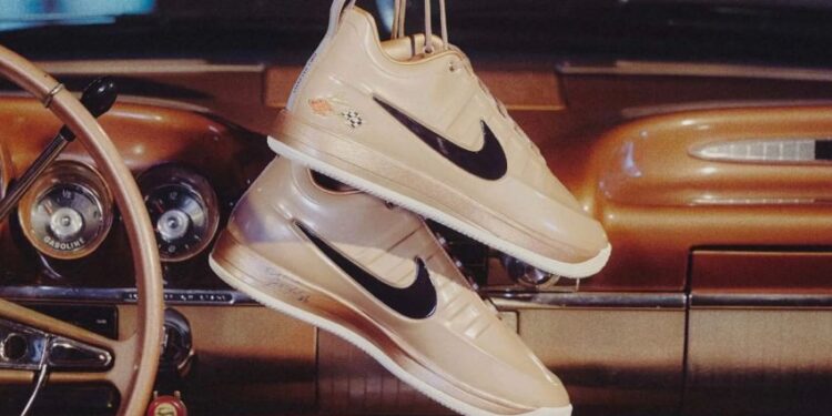 Ngôi sao NBA Devin Booker biến Chevrolet Impala cổ thành bộ sưu tập giày Nike