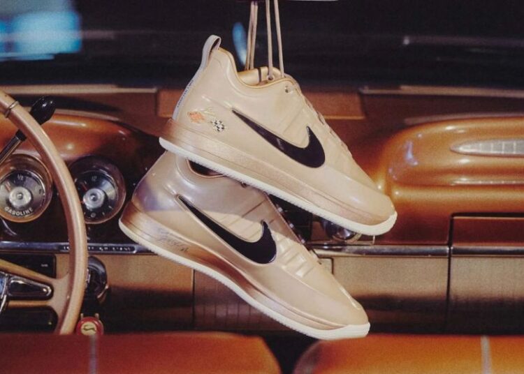 Ngôi sao NBA Devin Booker biến Chevrolet Impala cổ thành bộ sưu tập giày Nike