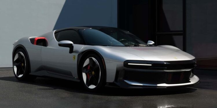 Ferrari CZ26 độc bản: Chiếc SF90 Stradale khoác diện mạo hoài cổ thập niên 70