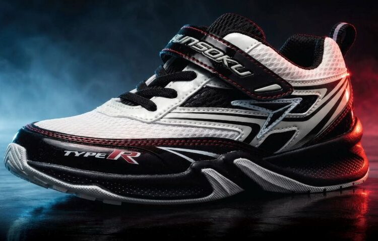 Honda mang tinh thần Civic Type R lên đôi giày sneaker dành cho các tín đồ nhí
