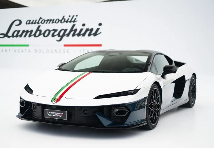 Lamborghini tái hiện tinh thần Tricolore trên chiếc Temerario 907 mã lực