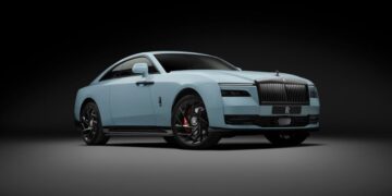 Rolls-Royce mang Spectre Series II cho khách trải nghiệm mùa hè tại Saint-Tropez, Pháp