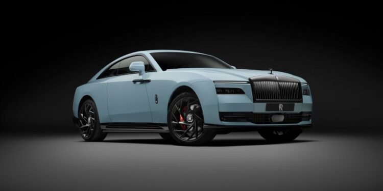 Rolls-Royce mang Spectre Series II cho khách trải nghiệm mùa hè tại Saint-Tropez, Pháp
