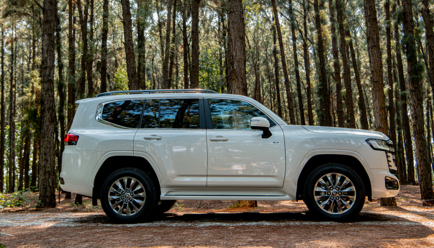 Toyota Land Cruiser 300