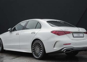 Triệu hồi Mercedes C-Class