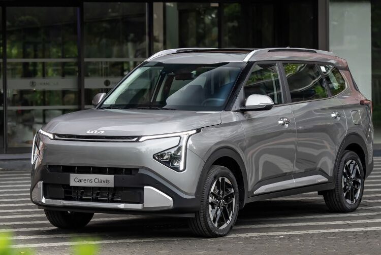 Kia Carens Clavis ra mắt Việt Nam, giá từ 639 triệu đồng