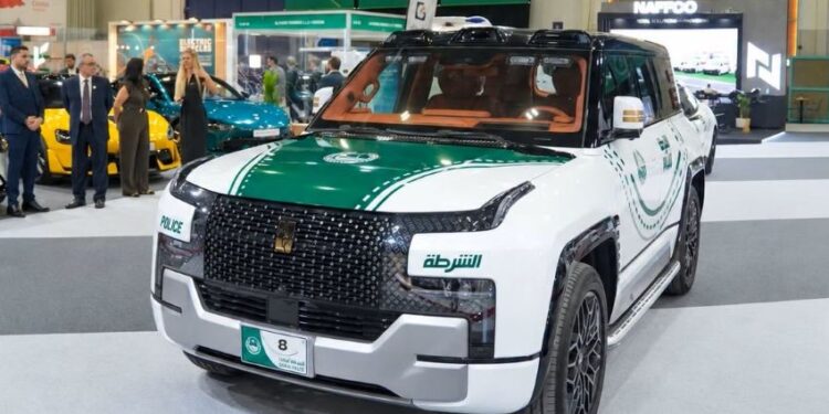 Cảnh sát Dubai đưa SUV BYD Yangwang U8 vào đội xe tuần tra