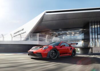 Porsche mở đăng ký trải nghiệm lái xe thể thao tại Singapore, giá từ 6 triệu đồng