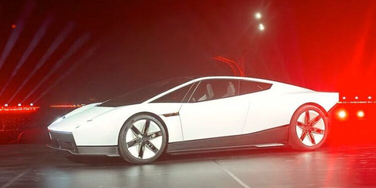 Tesla Roadster tăng tốc từ 0-100 km/h trong chưa đầy 1 giây