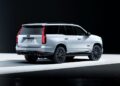 Cadillac Escalade-V Collector Series màu trắng Vibrant White Tricoat nhìn chéo sau