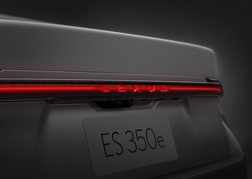 Đèn hậu dạng dải ngang của Lexus ES thế hệ mới