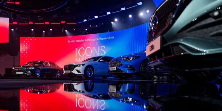 Mercedes-Benz mang dàn xe điện hóa mới cho khách trải nghiệm lái thử tại “The Icons, Electrified”