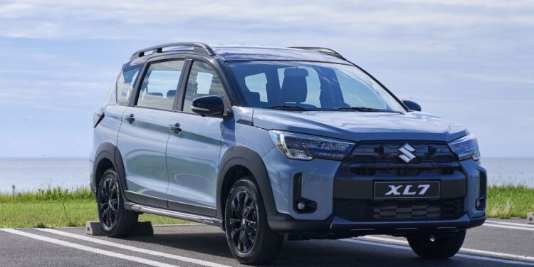 Suzuki XL7 mới nâng cấp gì với giá từ 569,9 triệu đồng?