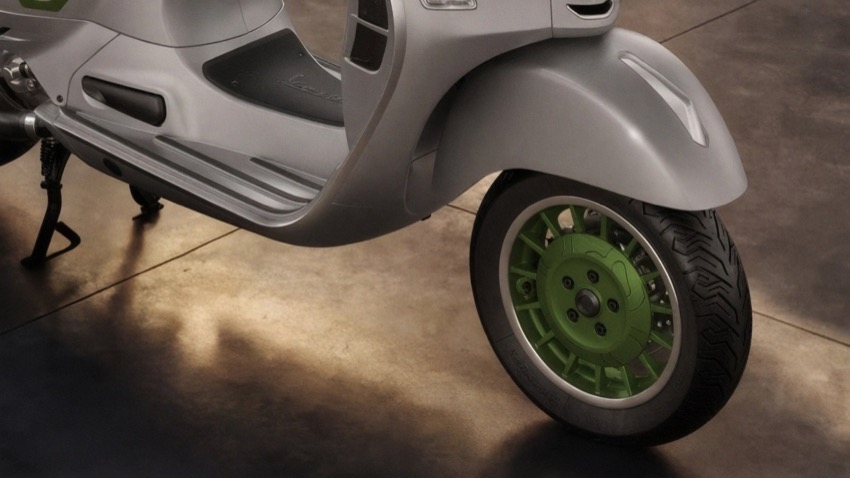 Vành xe Vespa Edizione Ottantesimo sơn xanh lá, mô phỏng mâm Vespa 98