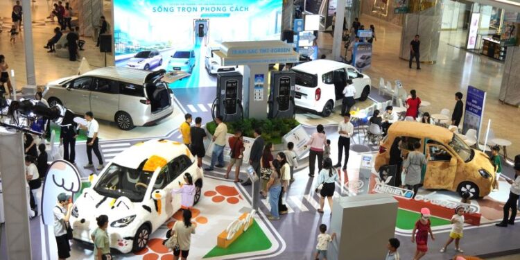 Dàn xe Wuling mới “đổ bộ” ra mắt khách hàng TP.HCM, giá từ 279 triệu đồng
